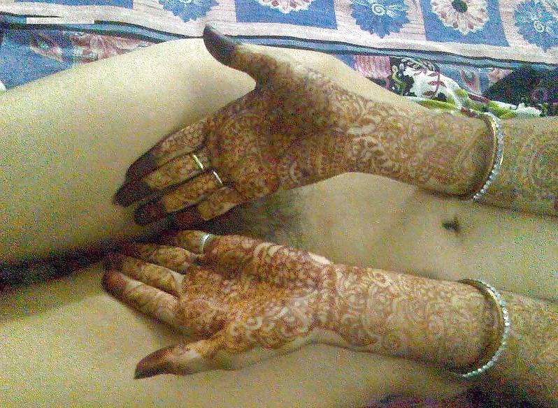 15P The Beauty of Amateur Indian Big and Small Tits