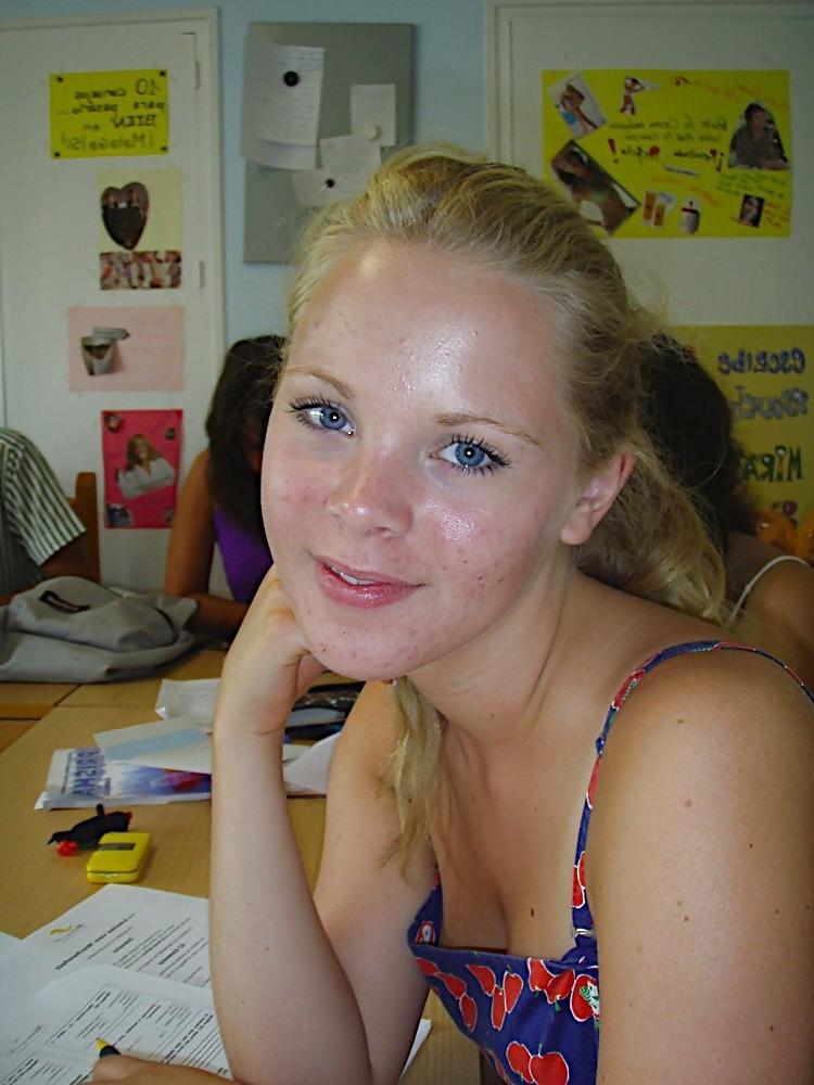 25P Oops, teen downblouse nips