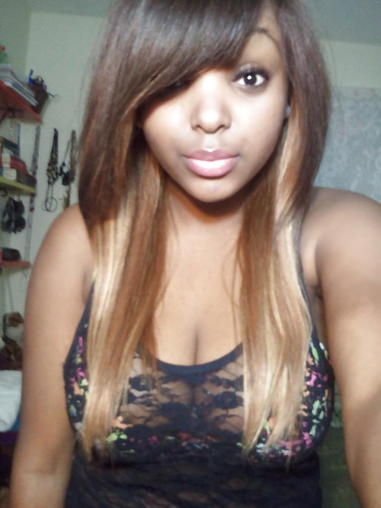 25P Busty Black Beauty