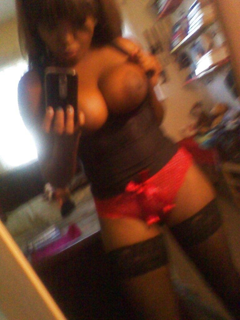 25P Busty Black Beauty