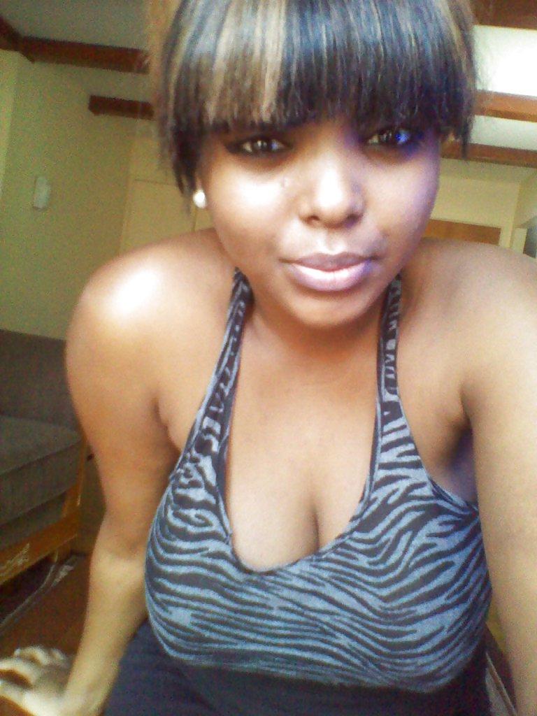 25P Busty Black Beauty