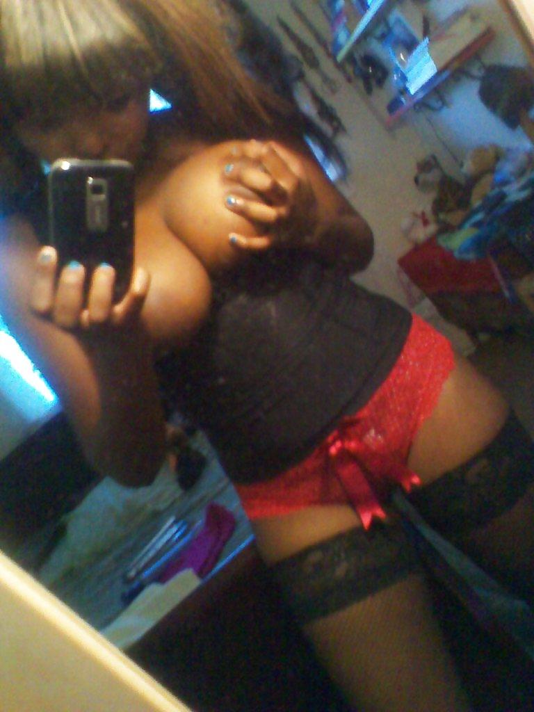 25P Busty Black Beauty