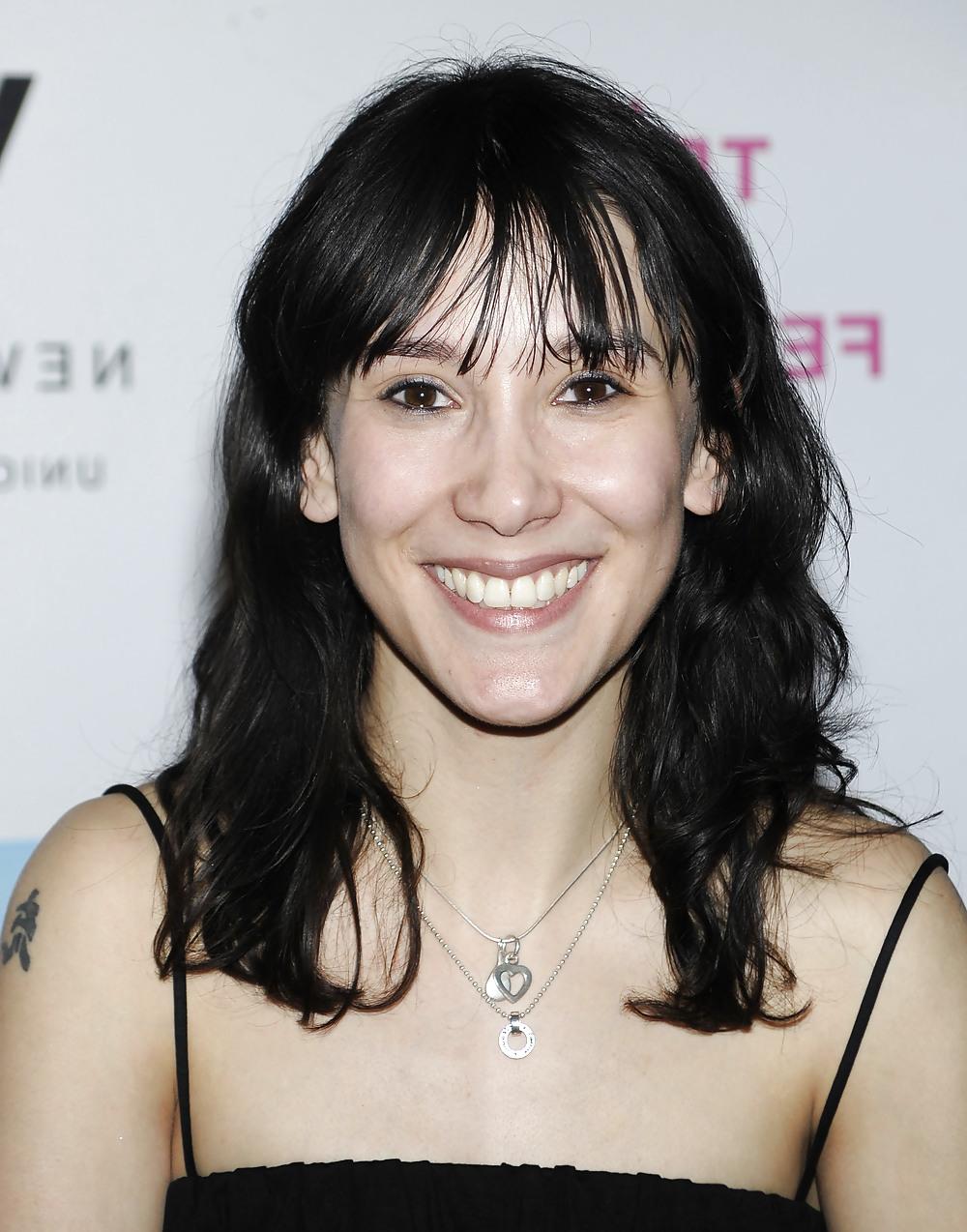 25P Sibel kekilli & Nena Blow