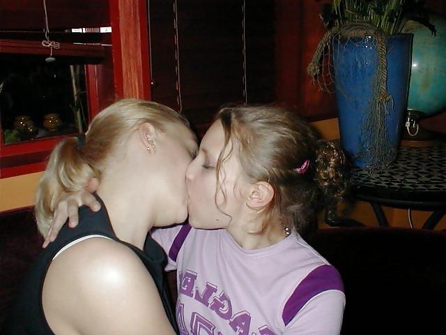 16P Kissing Gals Make Me Hard
