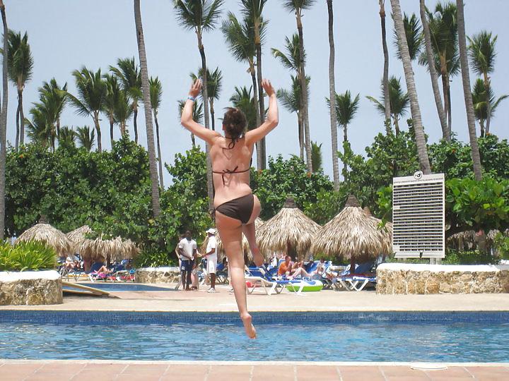25P Sexy Girls holiday pictures compilation part 2