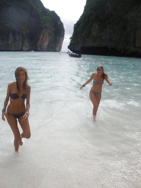 25P Sexy Girls holiday pictures compilation part 2