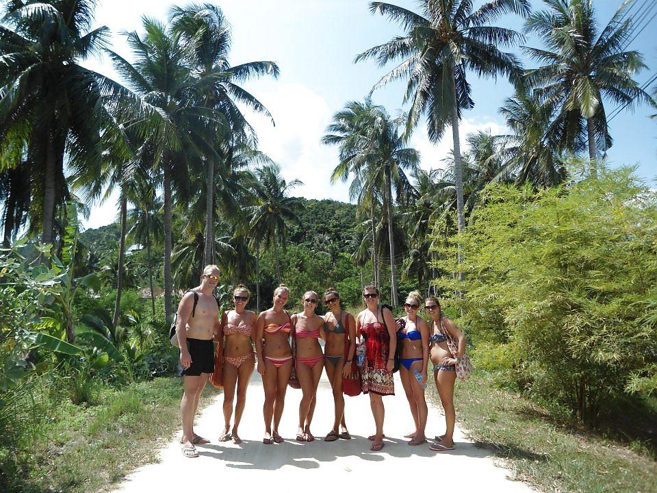 25P Sexy Girls holiday pictures compilation part 2