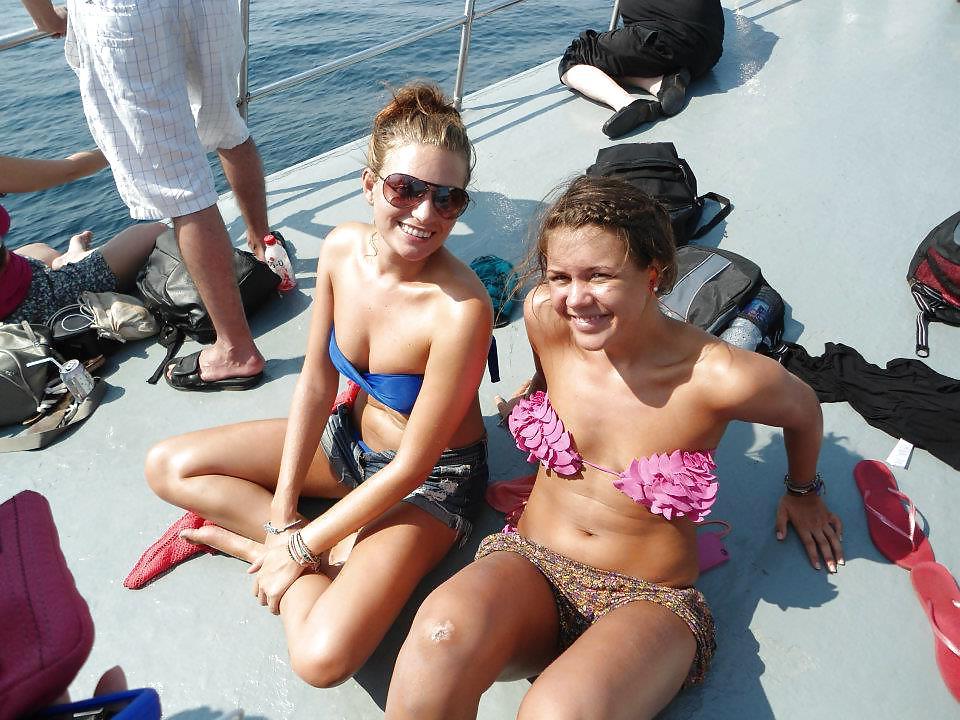 25P Sexy Girls holiday pictures compilation part 2
