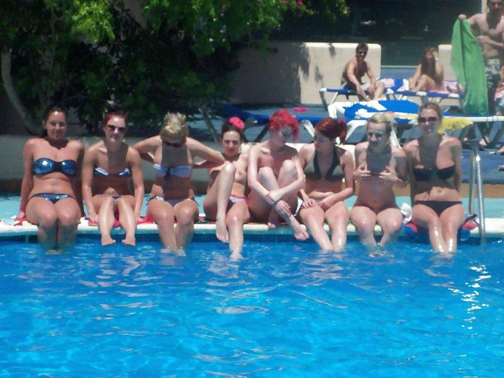 25P Sexy Girls holiday pictures compilation part 2