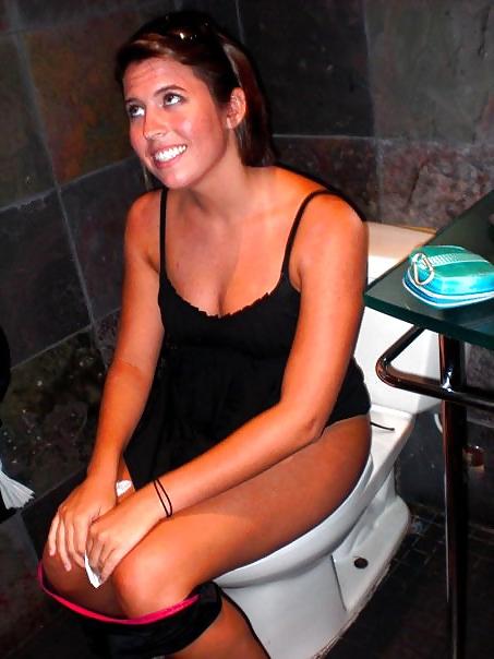 20P Teens on toilet