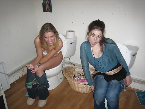 20P Teens on toilet