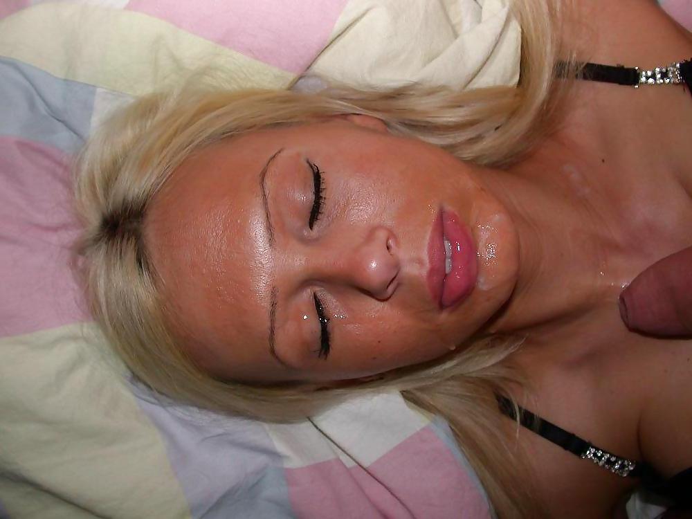 25P BLOWJOB & CUMSHOT - Sarah