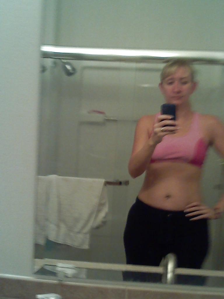 24P Slim Blonde MILF Self Pics