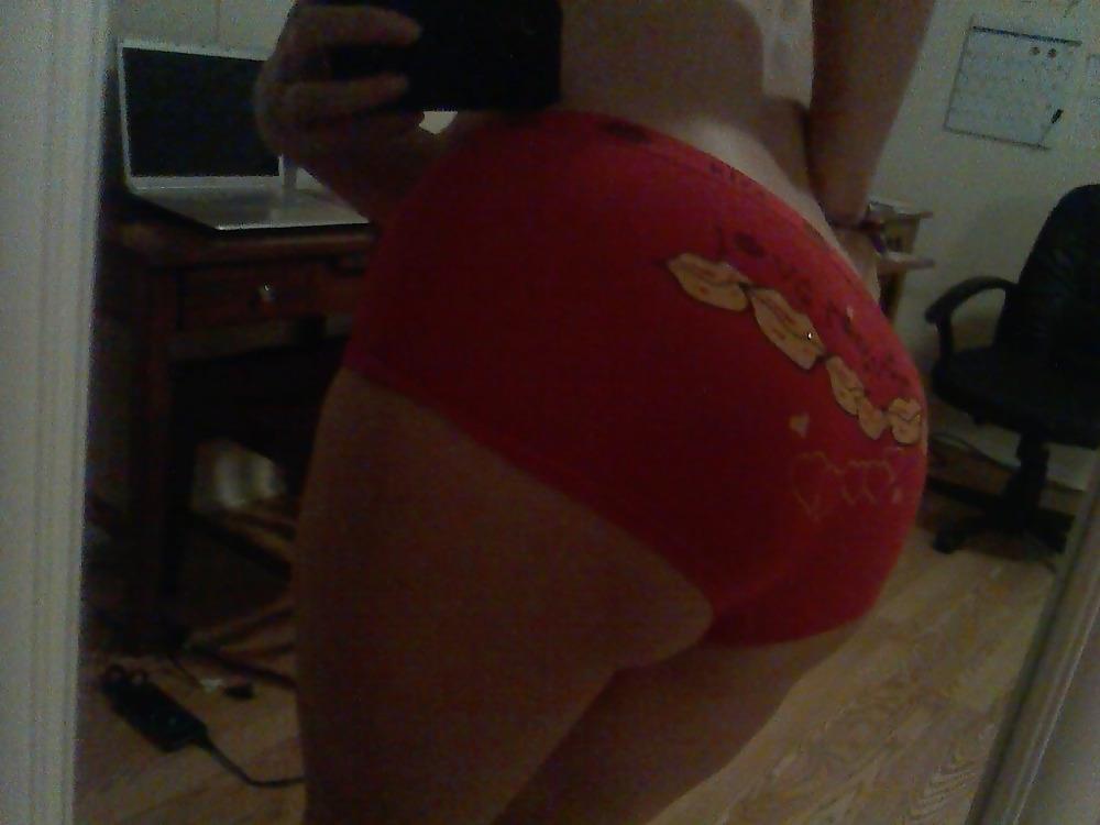 24P Slim Blonde MILF Self Pics