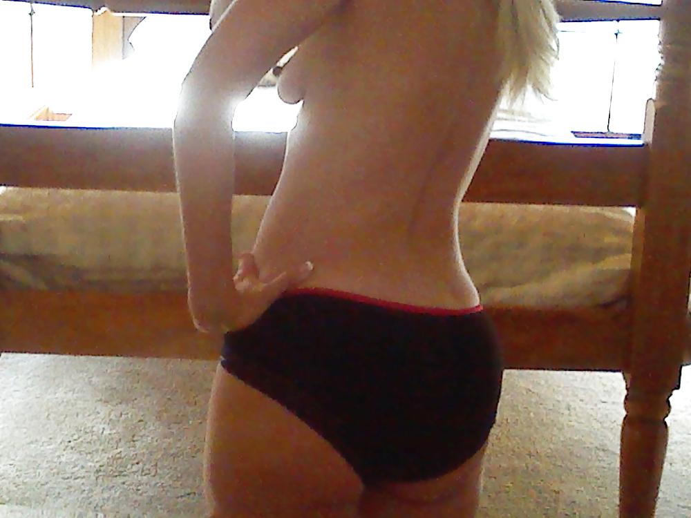 24P Slim Blonde MILF Self Pics