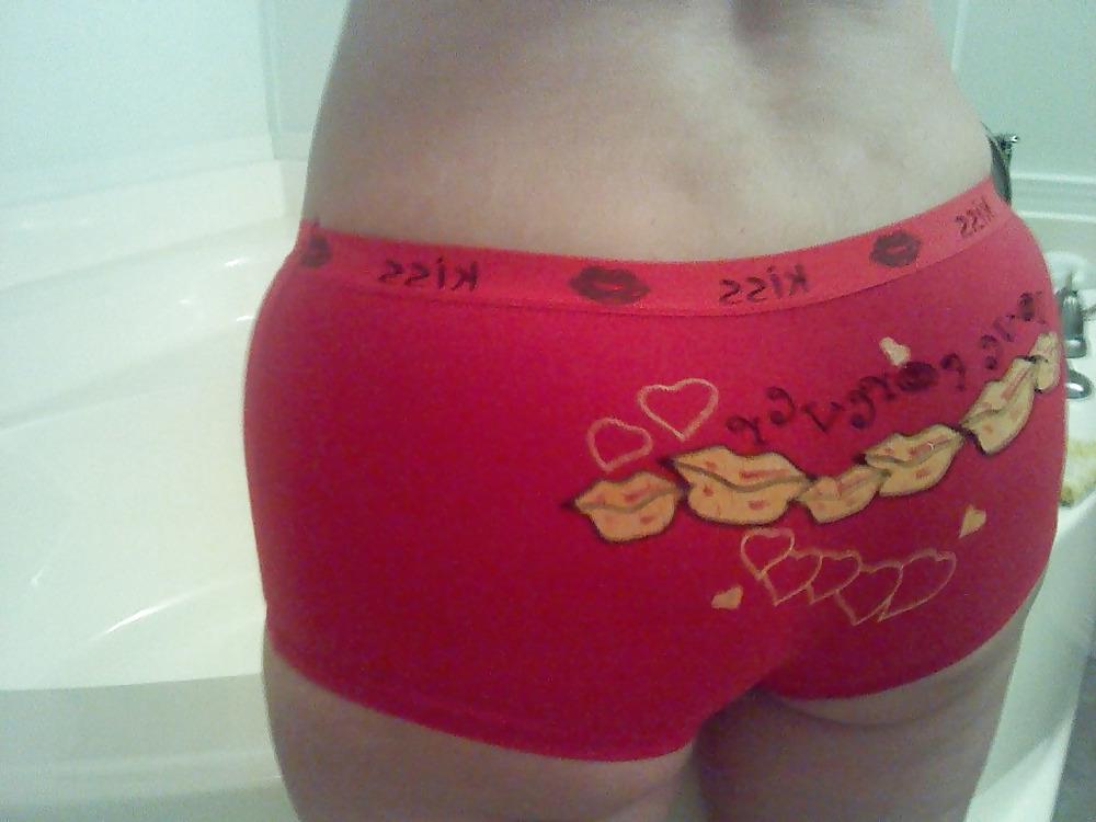 24P Slim Blonde MILF Self Pics