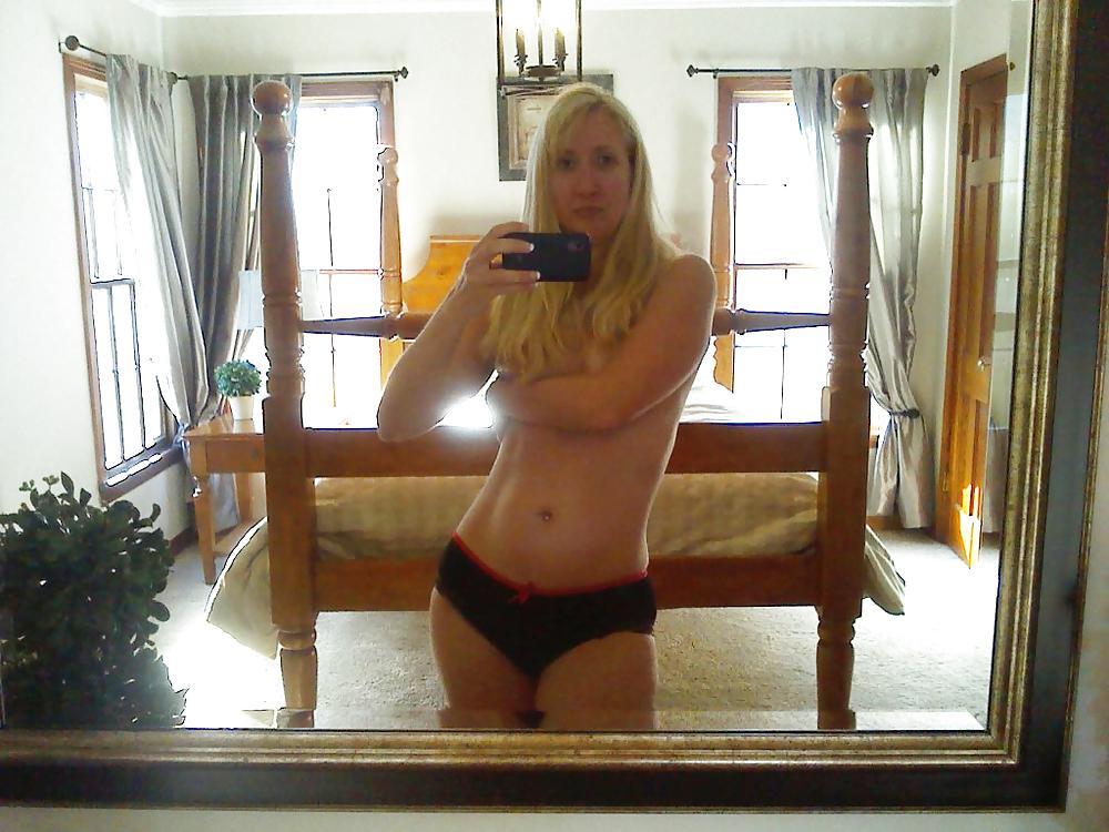 24P Slim Blonde MILF Self Pics