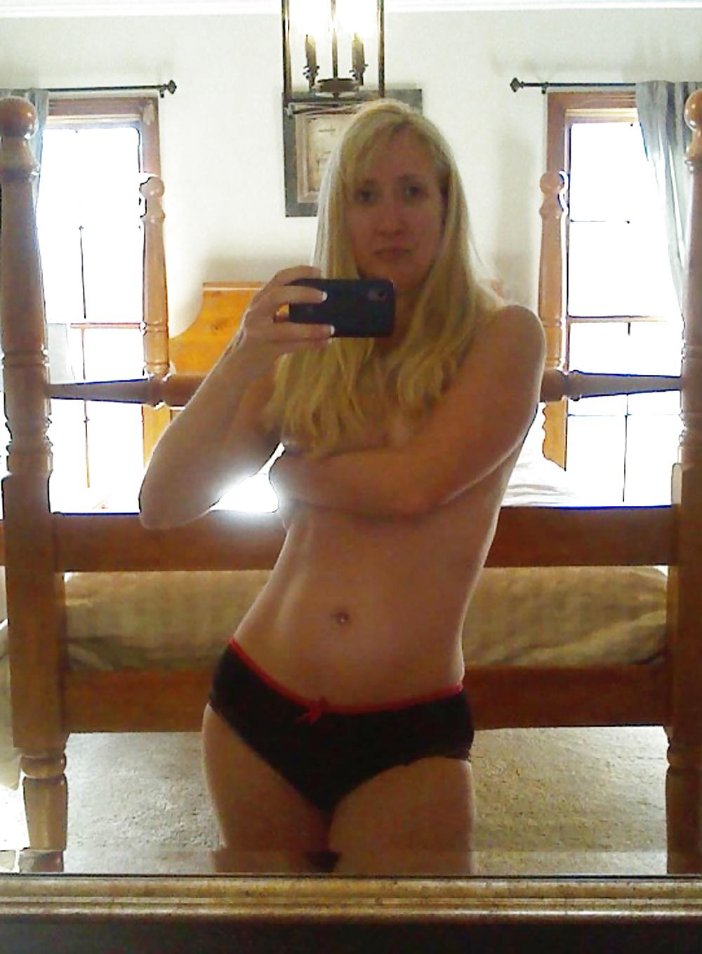 24P Slim Blonde MILF Self Pics