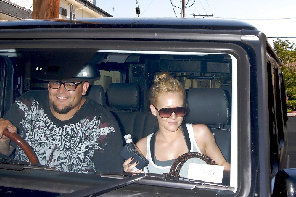 8P Hilary Duff Leaves her pilates class in Toluca Lake