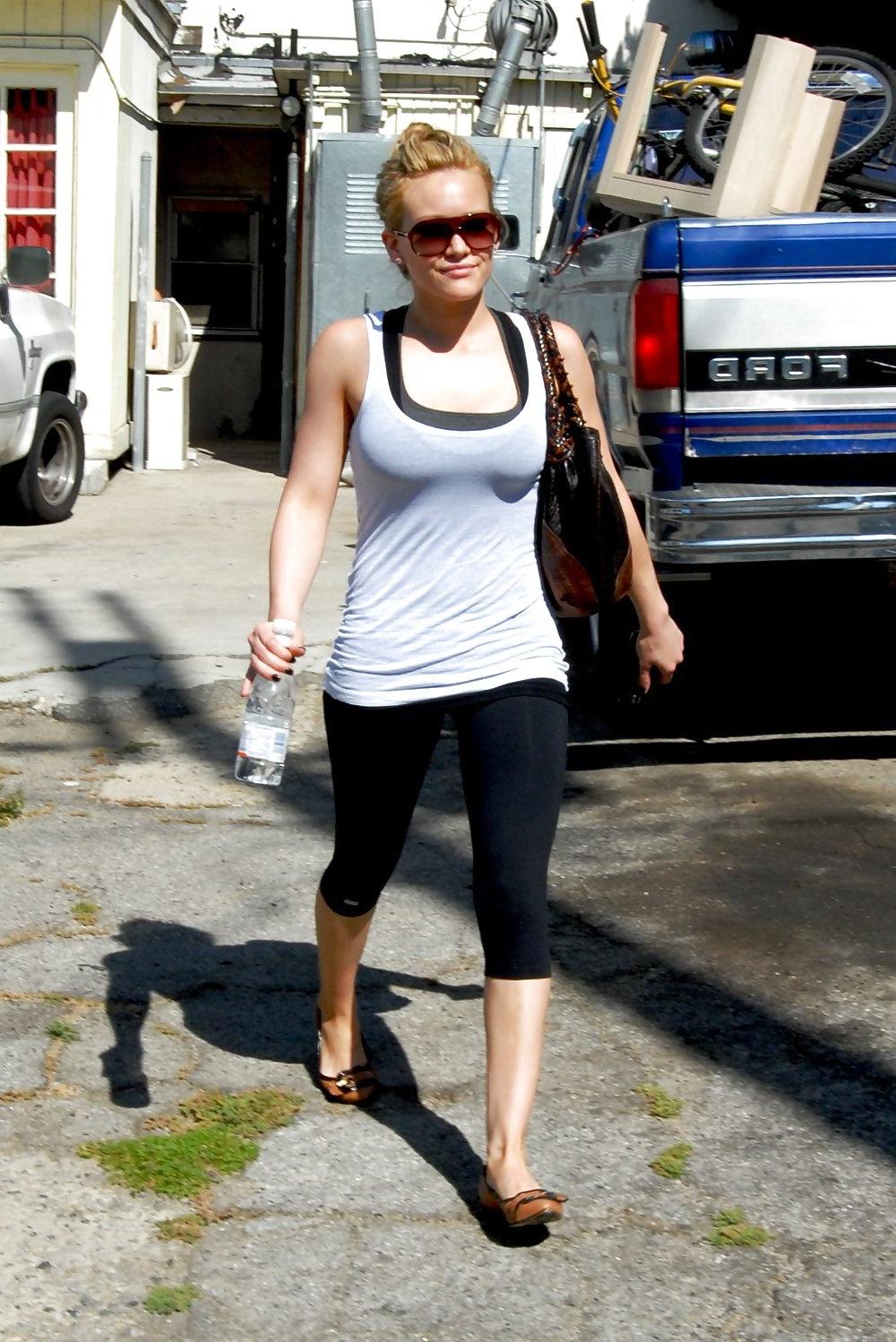 8P Hilary Duff Leaves her pilates class in Toluca Lake
