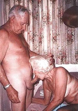 25P Sucking Cocks they love it
