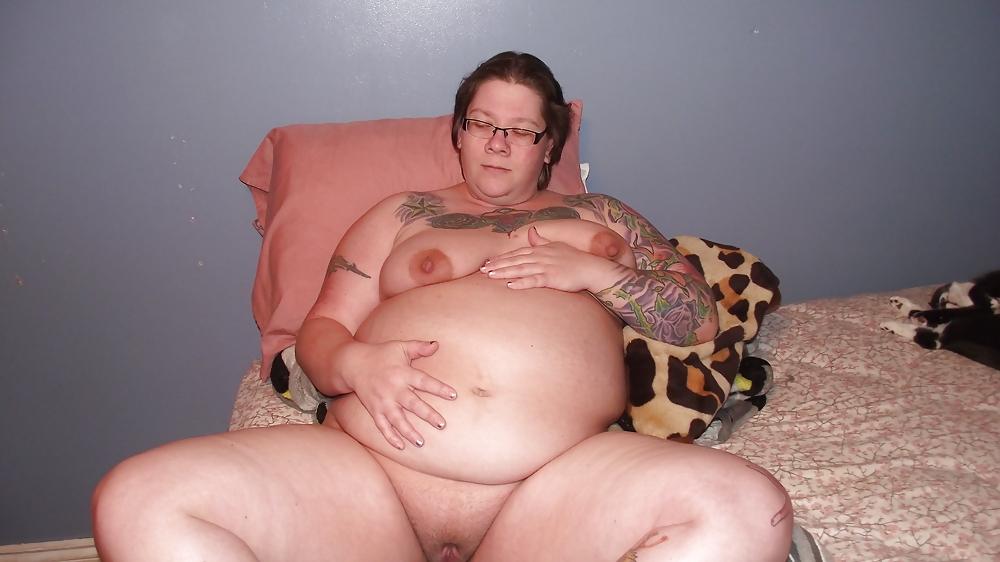25P 7 months pregnant with a big toy