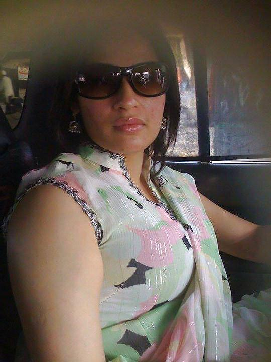 25P Desi beauty in SILK 2