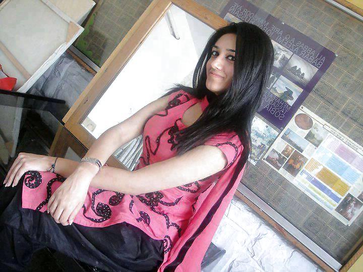 25P Desi beauty in SILK 2