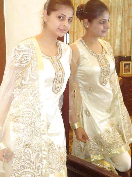 25P Desi beauty in SILK 2