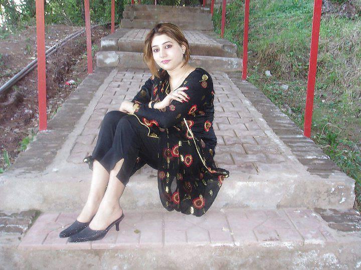 25P Desi beauty in SILK 2