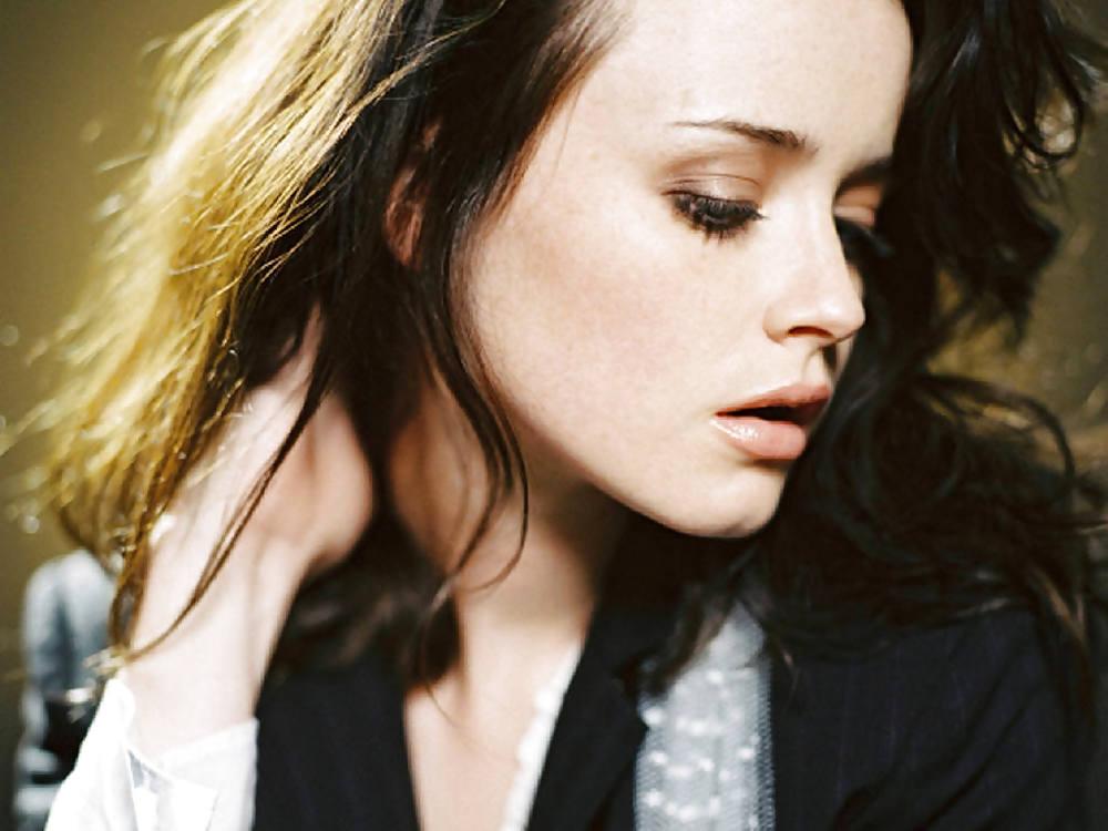 25P Alexis Bledel 