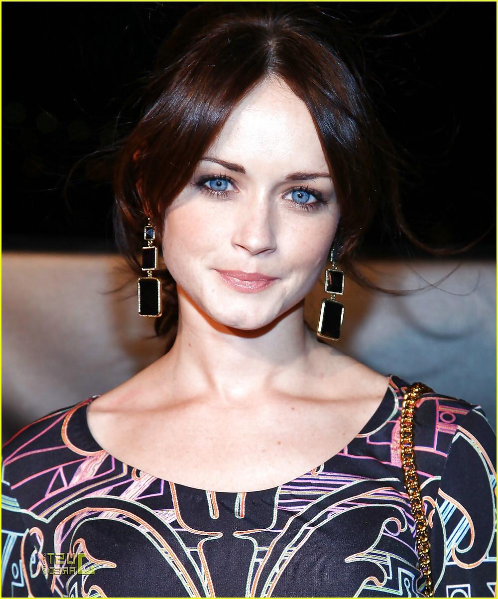 25P Alexis Bledel 
