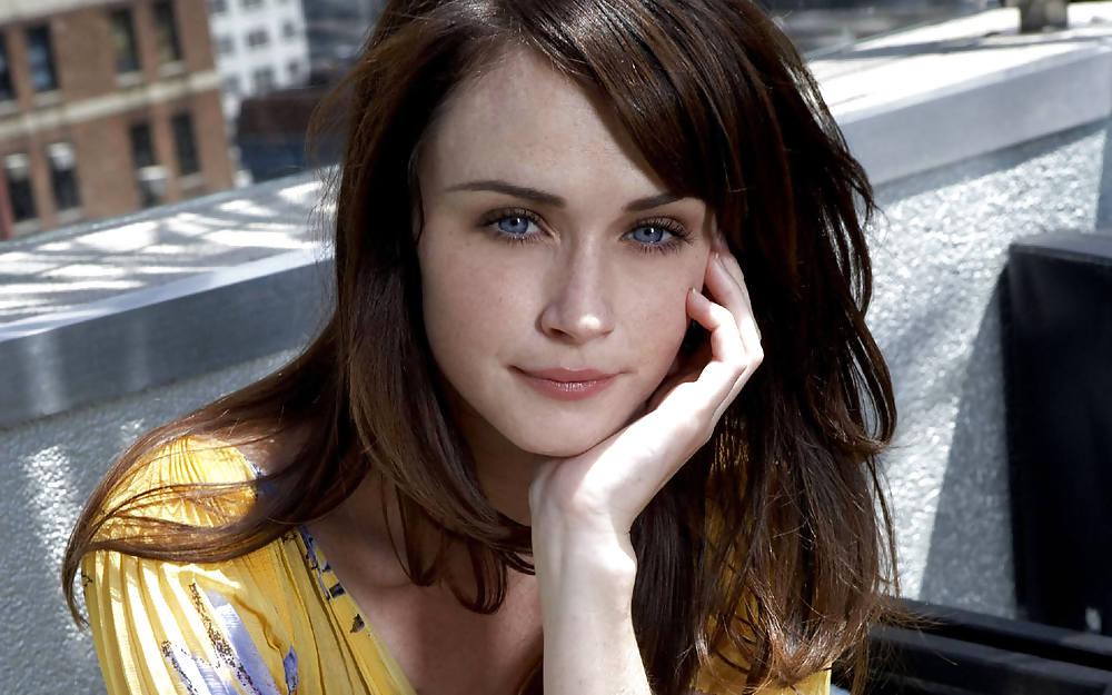 25P Alexis Bledel 