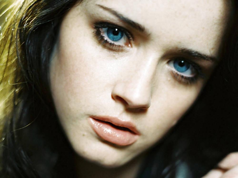 25P Alexis Bledel 