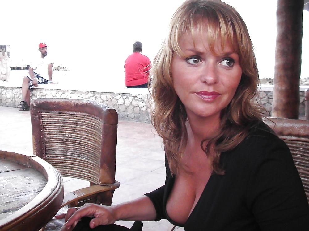 25P Downblouse