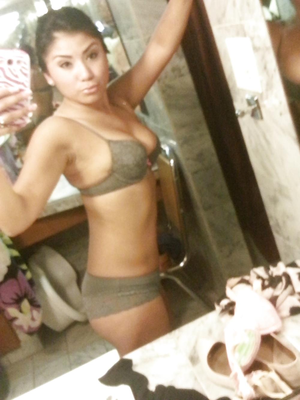 24P Nn latina selfshots