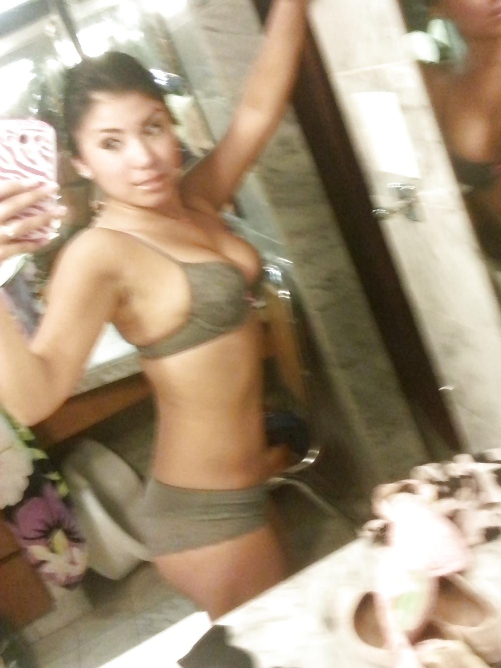 24P Nn latina selfshots
