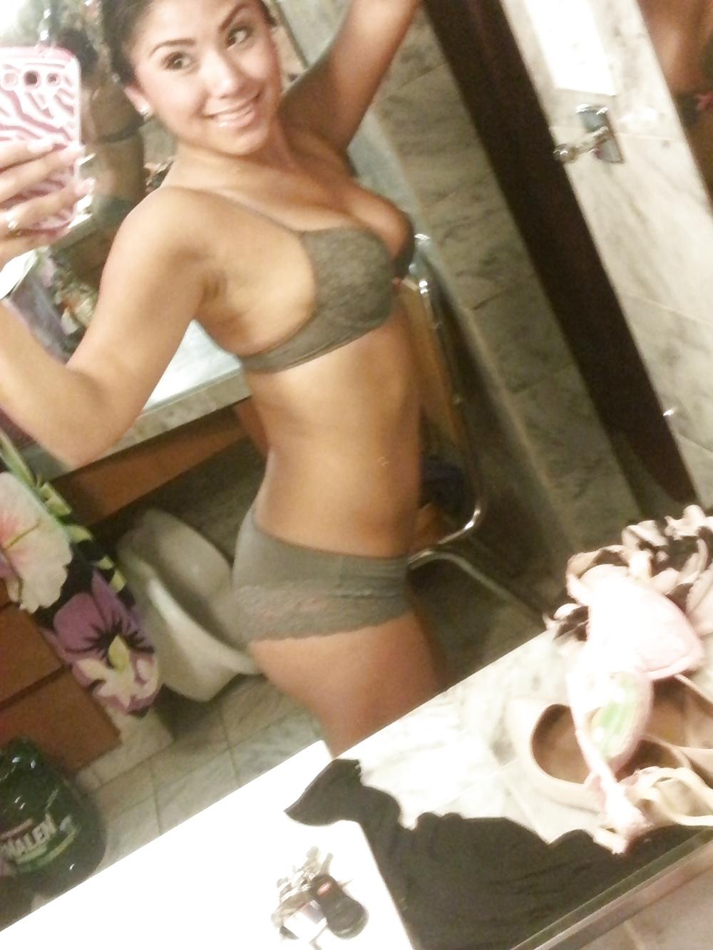 24P Nn latina selfshots