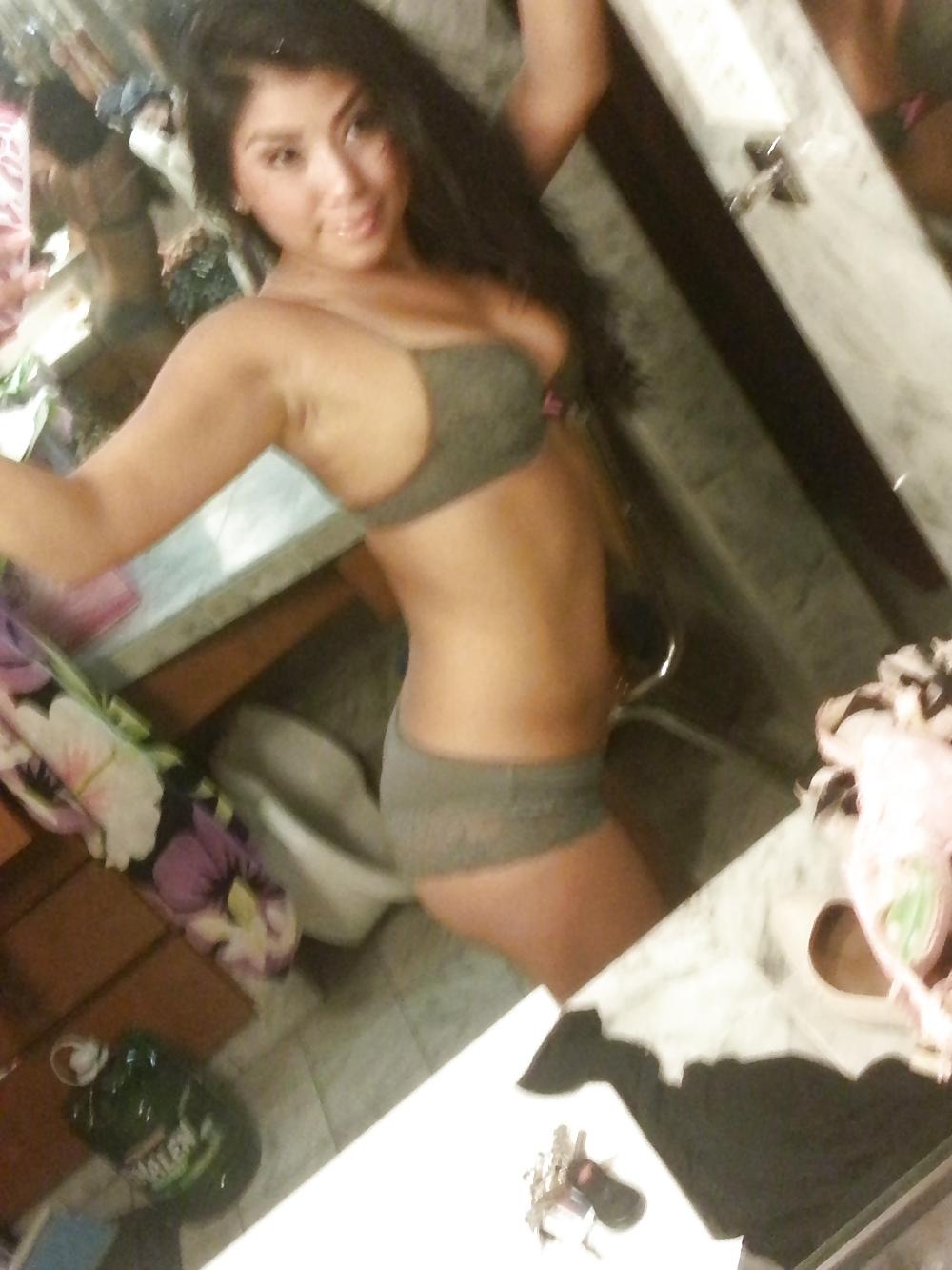 24P Nn latina selfshots