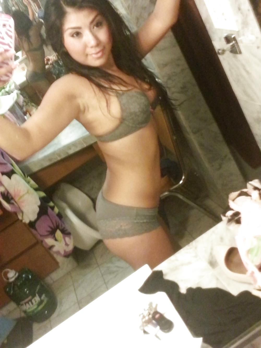 24P Nn latina selfshots