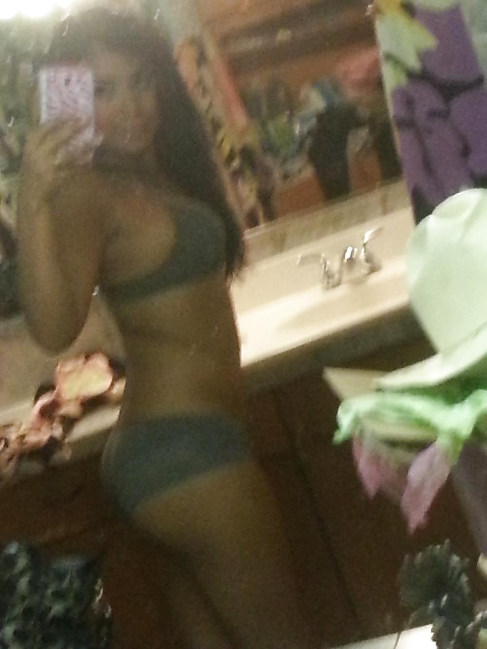 24P Nn latina selfshots