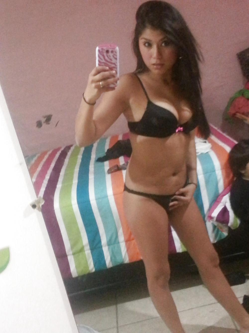 24P Nn latina selfshots
