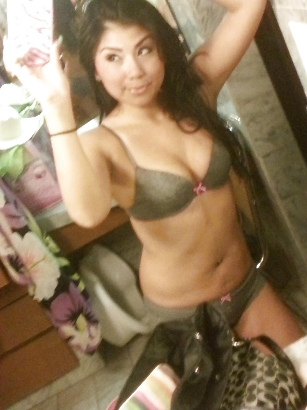 24P Nn latina selfshots