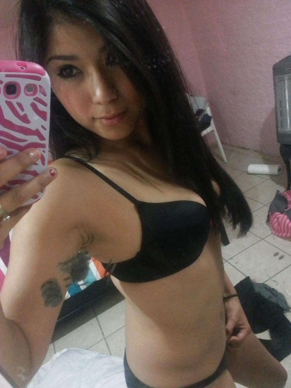 24P Nn latina selfshots