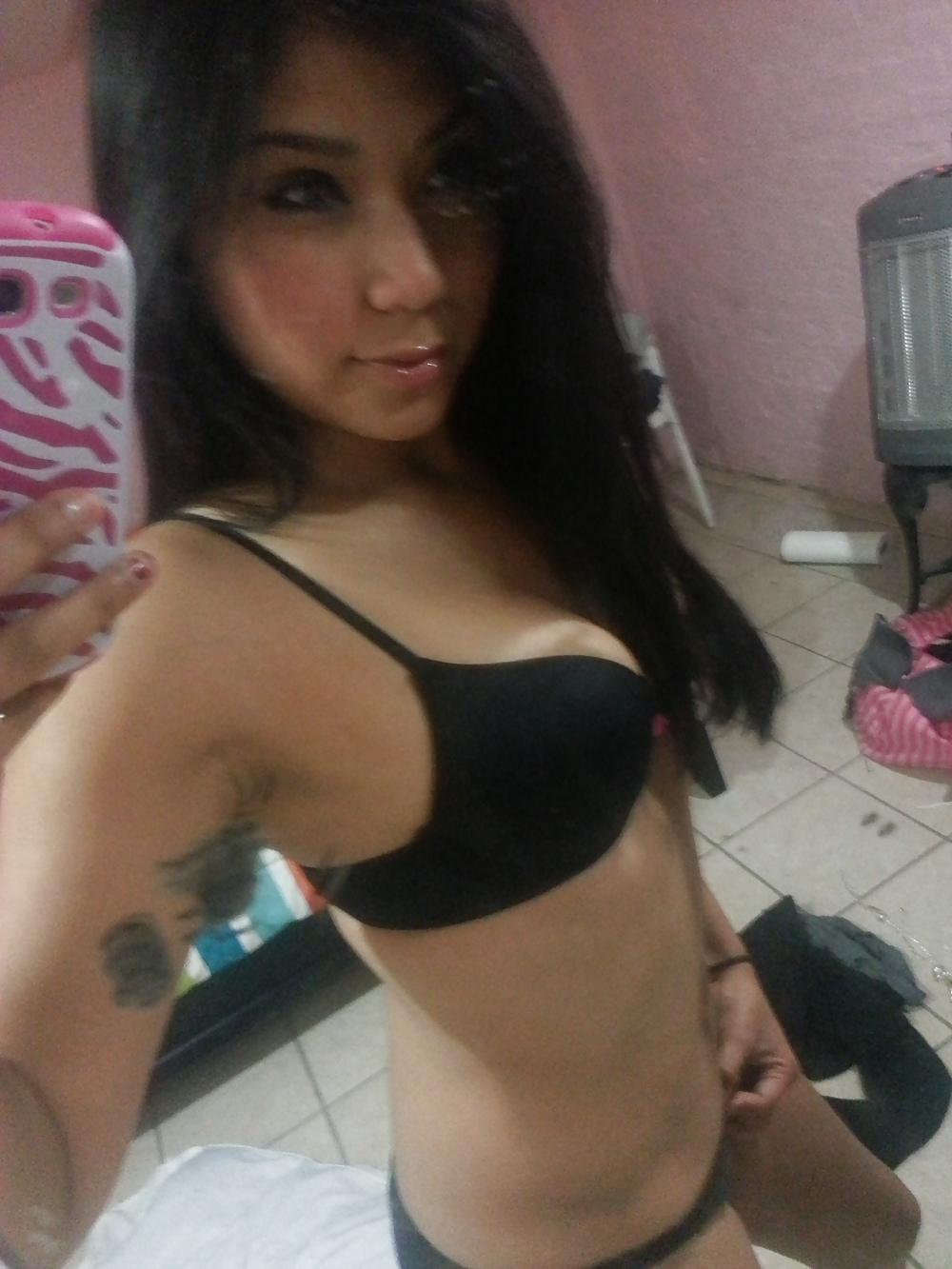 24P Nn latina selfshots
