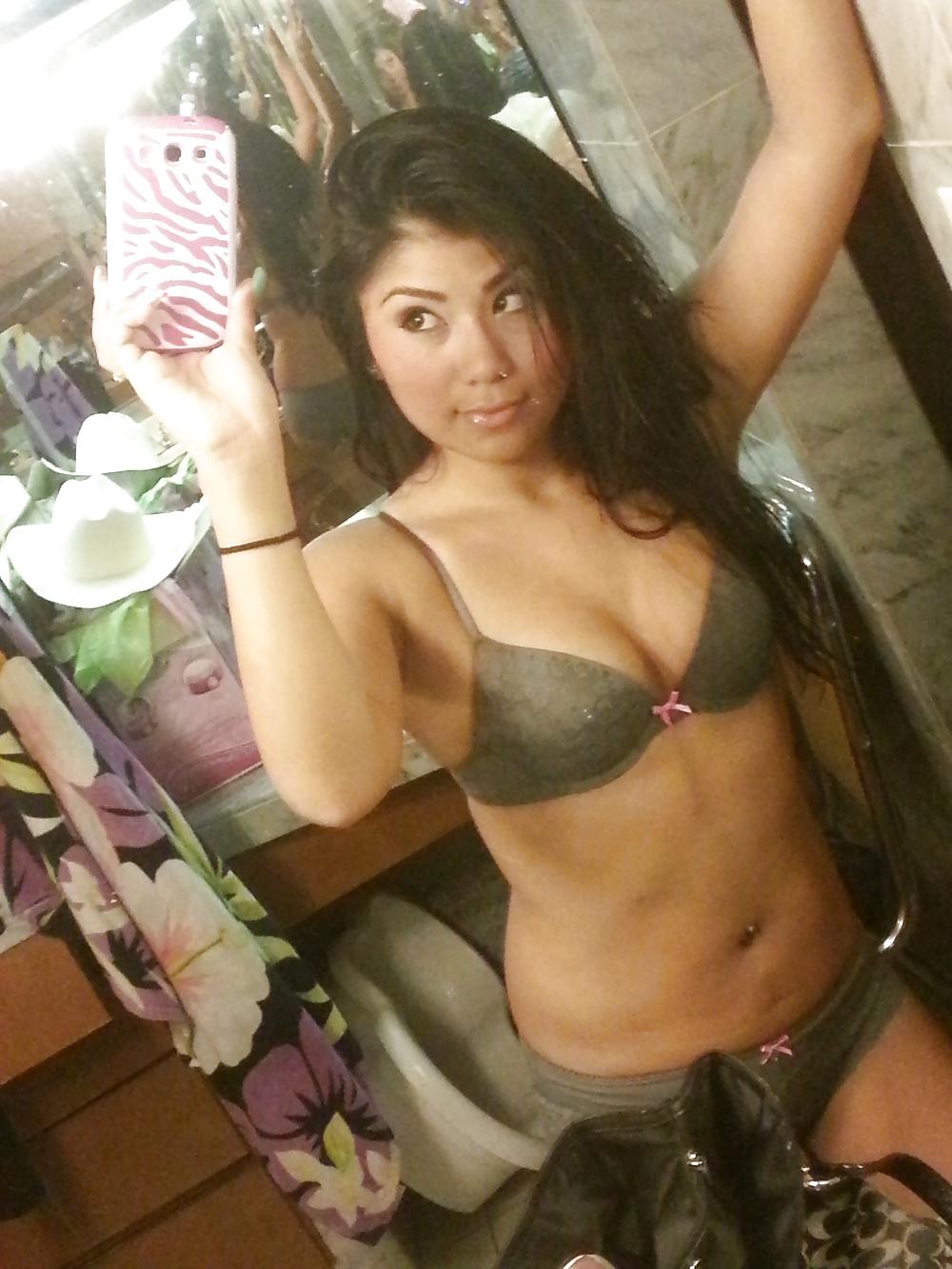 24P Nn latina selfshots