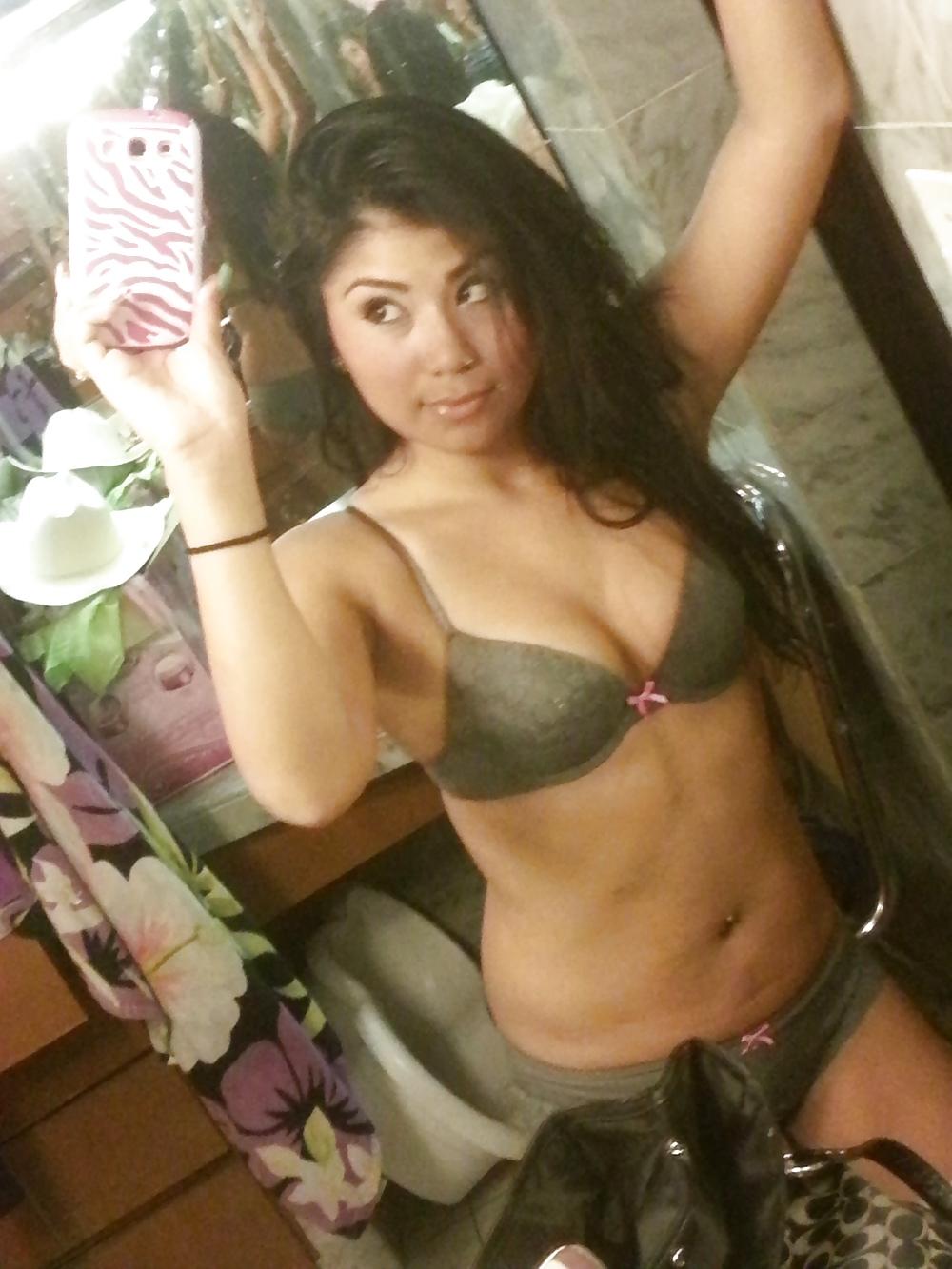 24P Nn latina selfshots