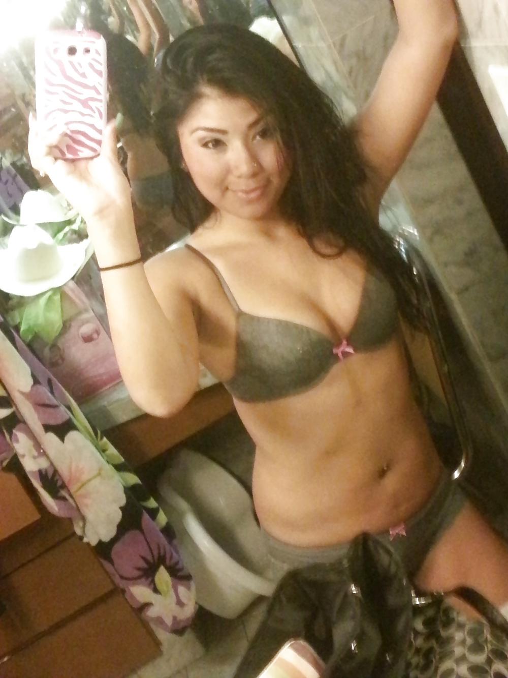 24P Nn latina selfshots
