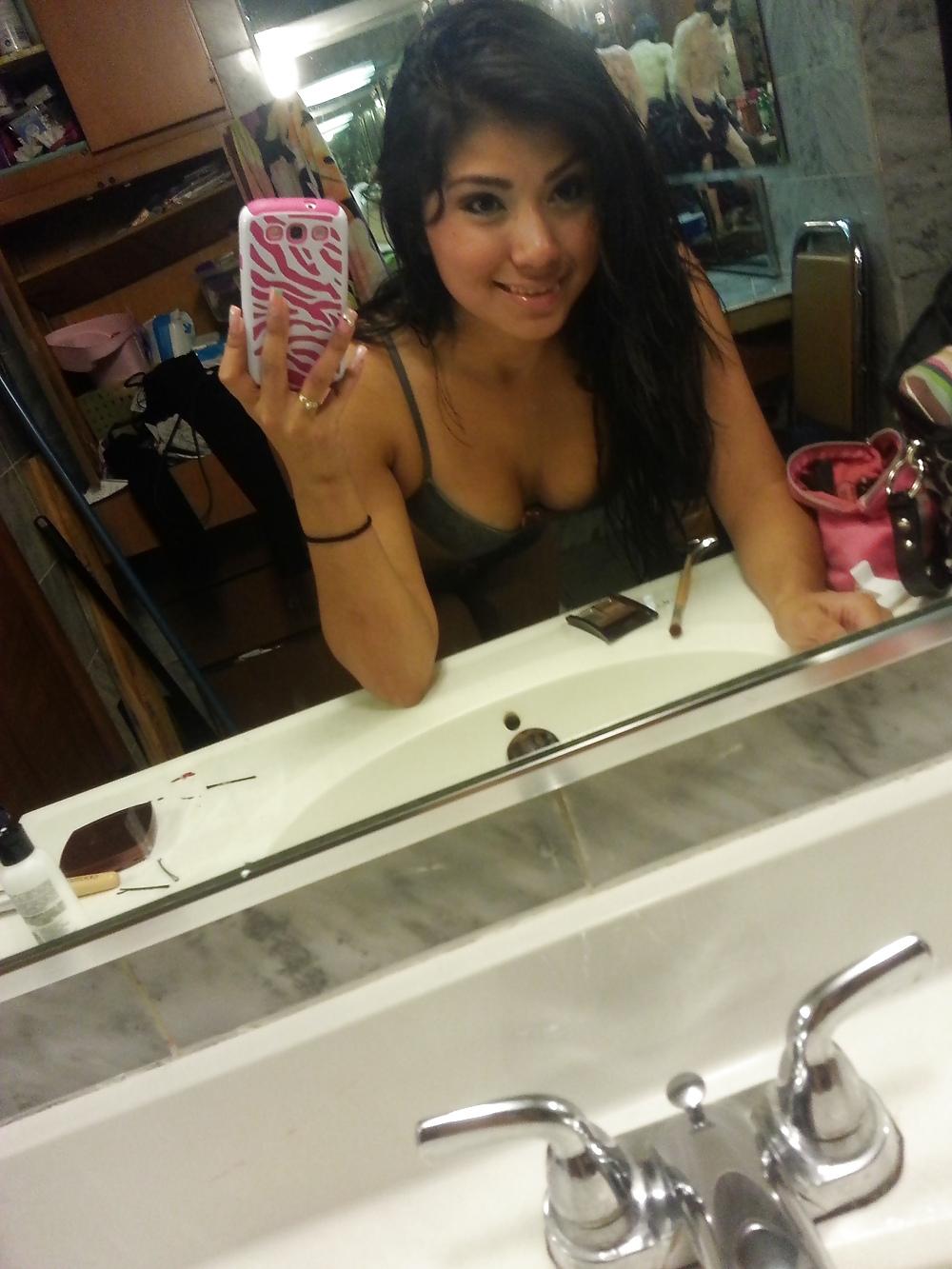 24P Nn latina selfshots
