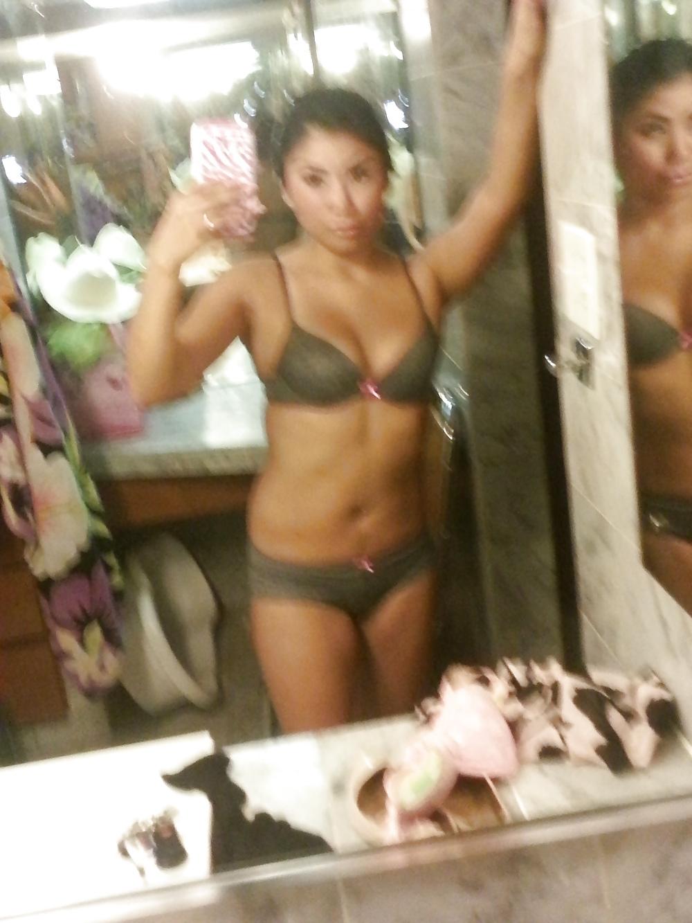 24P Nn latina selfshots